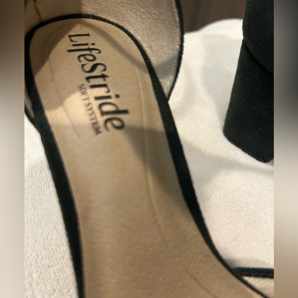 LifeStride Admire Ankle Strap Pointed Toe Suede Pump in Forest Green, Size 6.5 - Picture 10 of 13